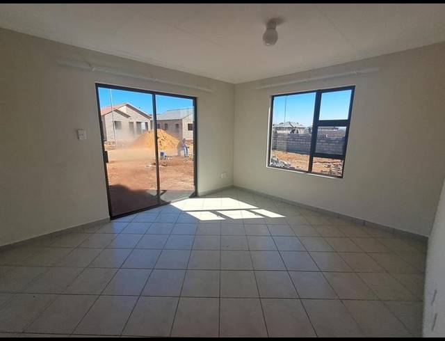 3 BEDROOM HOUSE FOR SALE IN CRYSTAL PARK